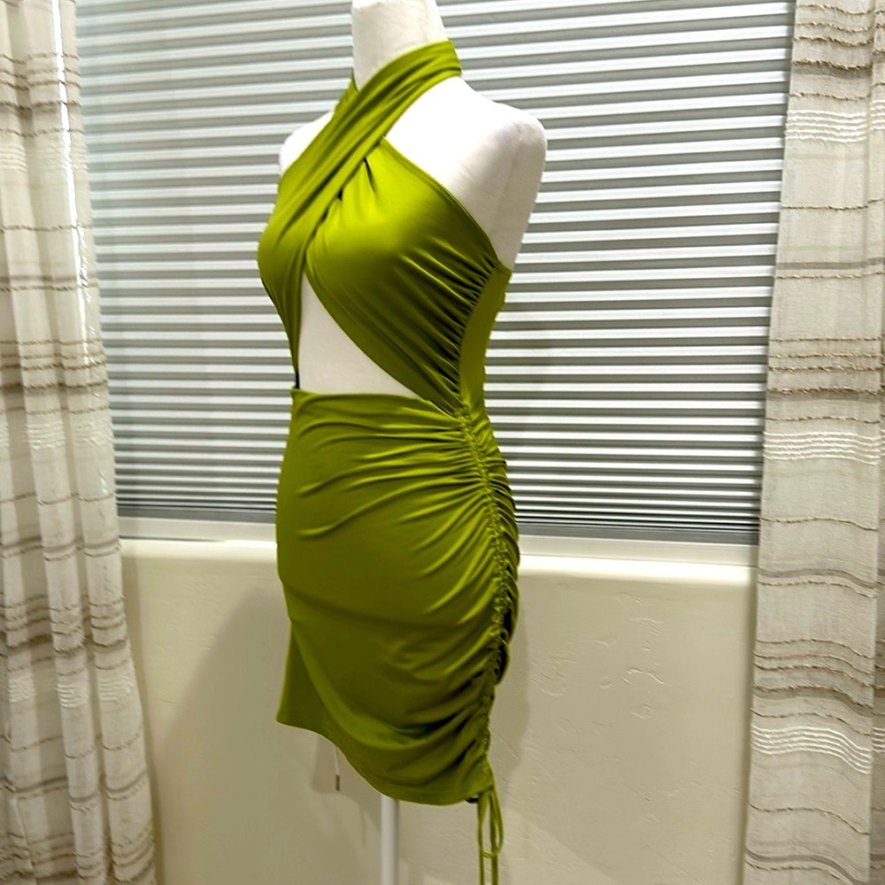 🔵 D&M Ruched Halter Dress